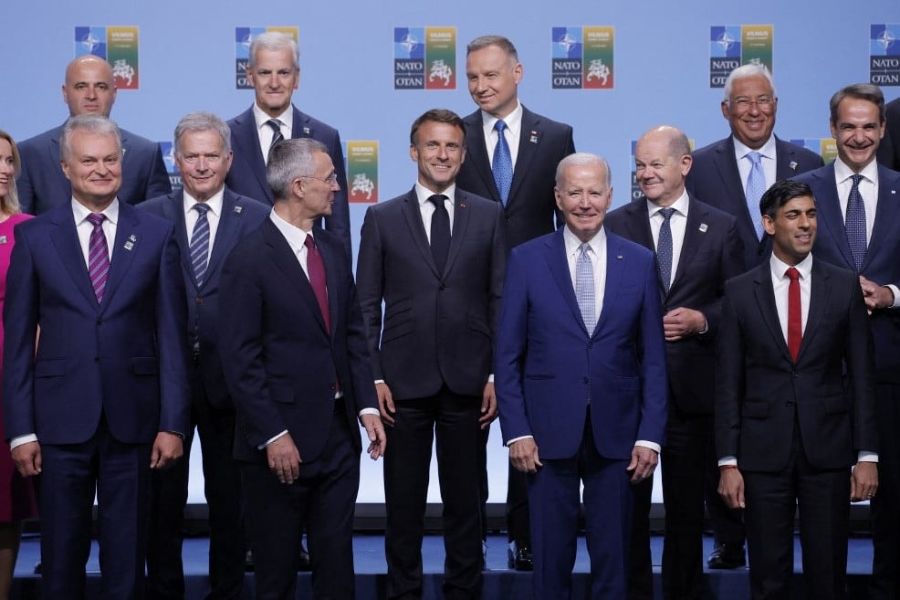 NATO-csúcs – Berlin és Párizs újabb fegyverszállítmányokat jelentett be Ukrajnának