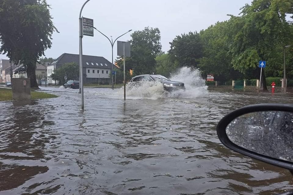Árvíz sújtja Pécs városát