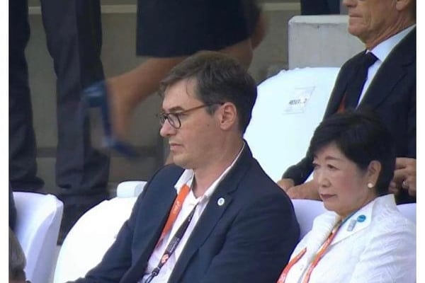 Karácsony Gergely rosszkedvűen üldögélt az atlétikai vb megnyitóján