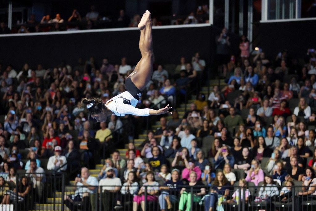 Biles győztes visszatérése több mint két év után