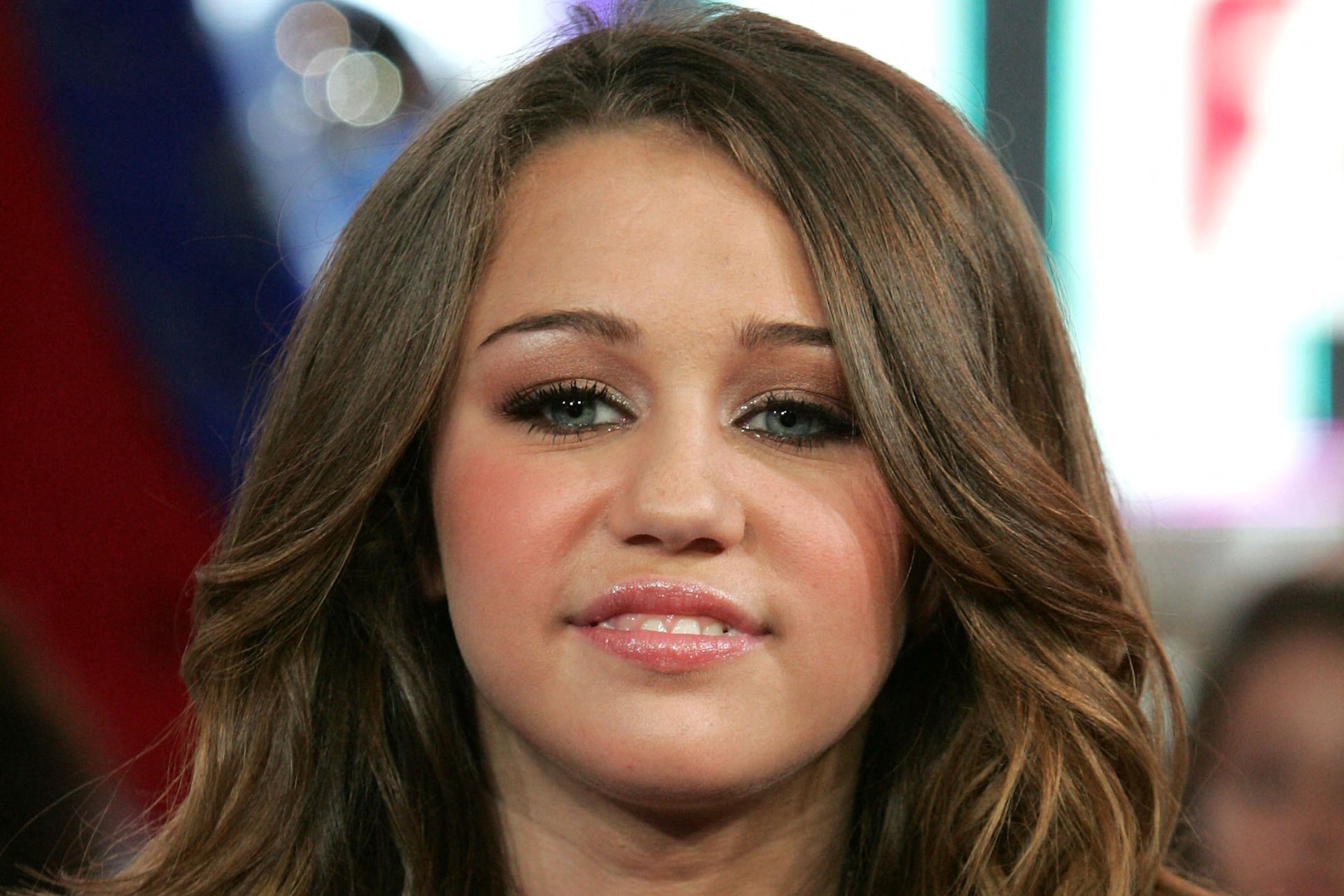 Miley Cyrus 10 év után visszatért régi önmagához