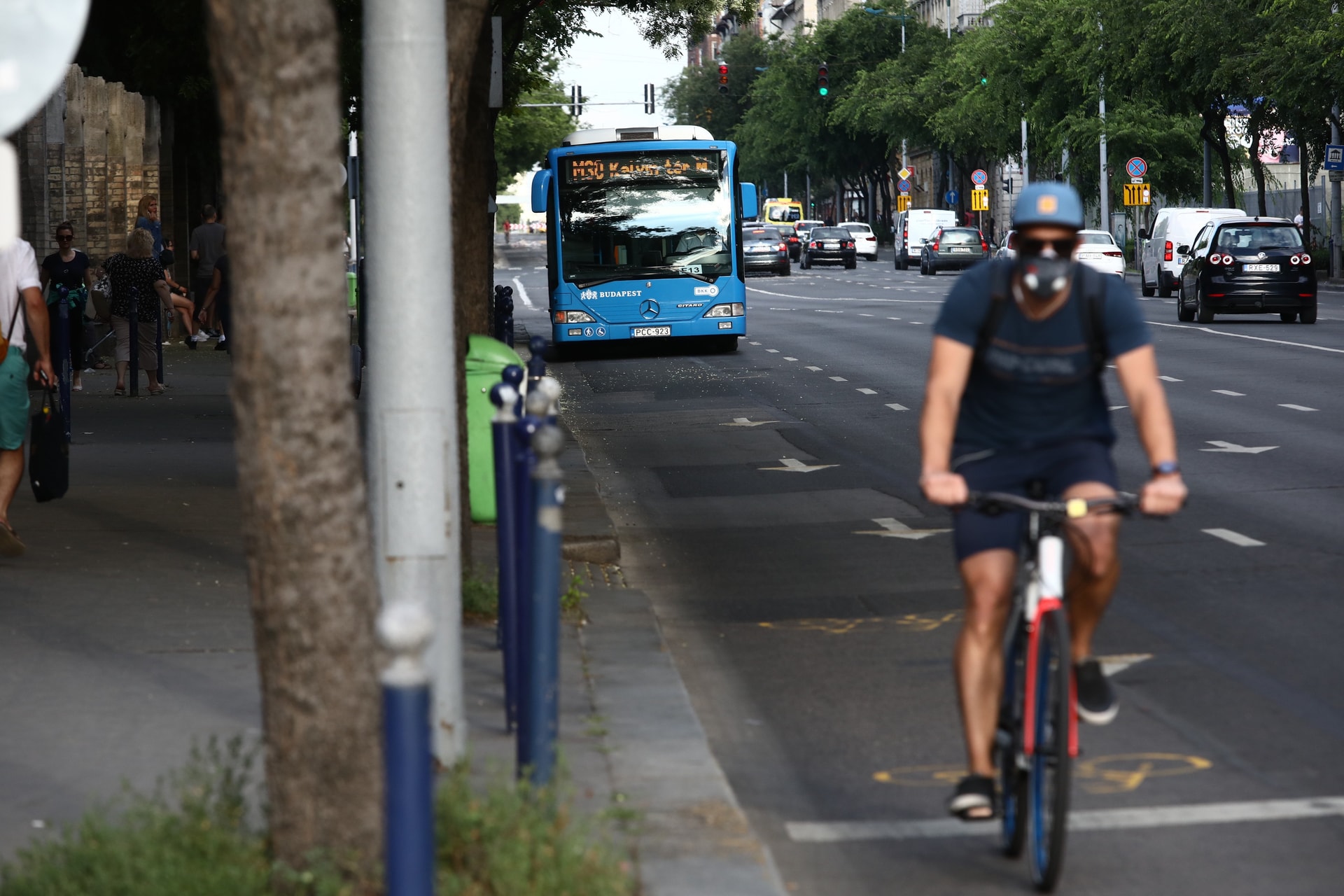 Fordulat a felszámolt buszsáv ügyében, a BKK megkérdőjelezte saját magát