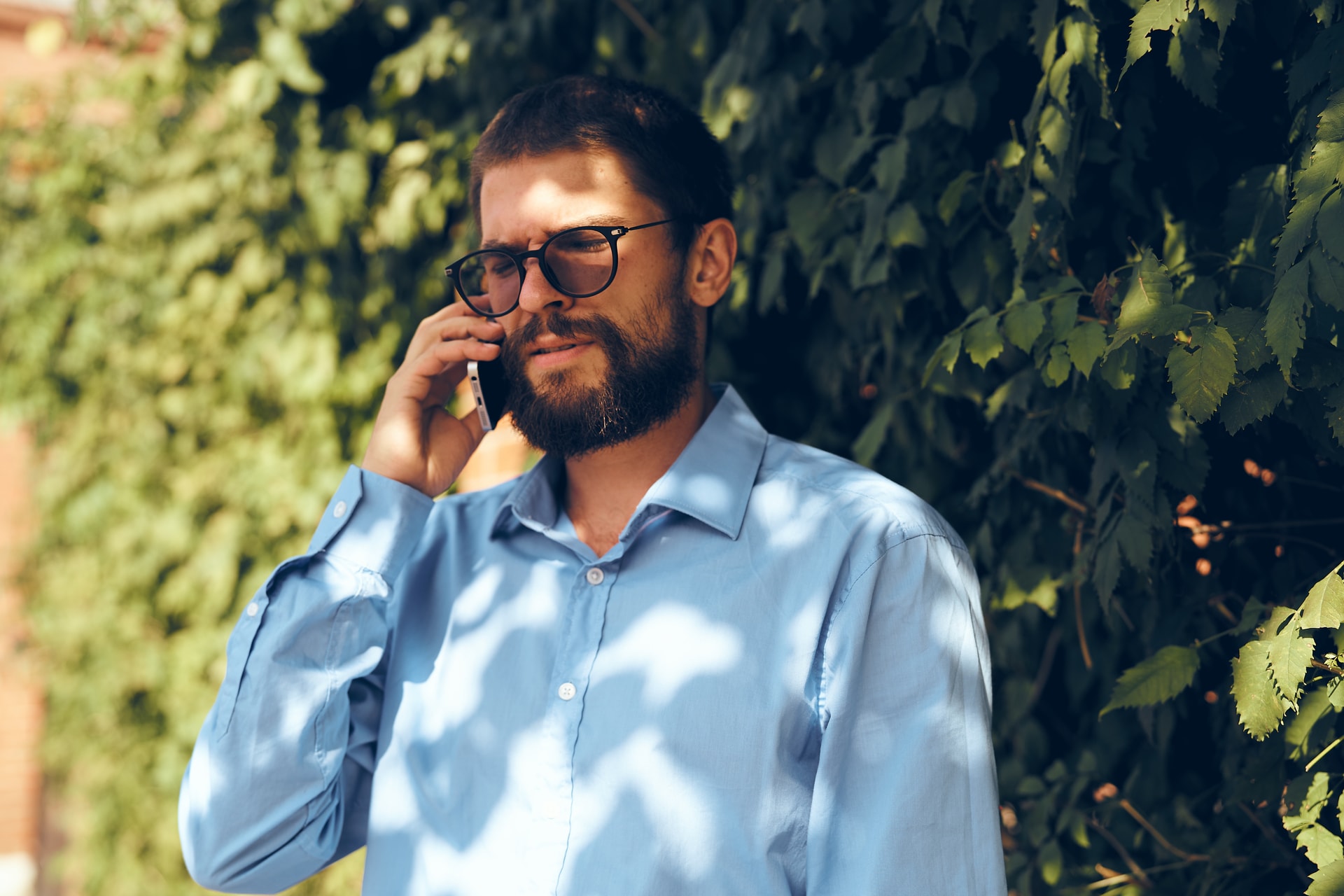 Könnyen lehet, hogy önt is folyamatosan lehallgatja a telefonja