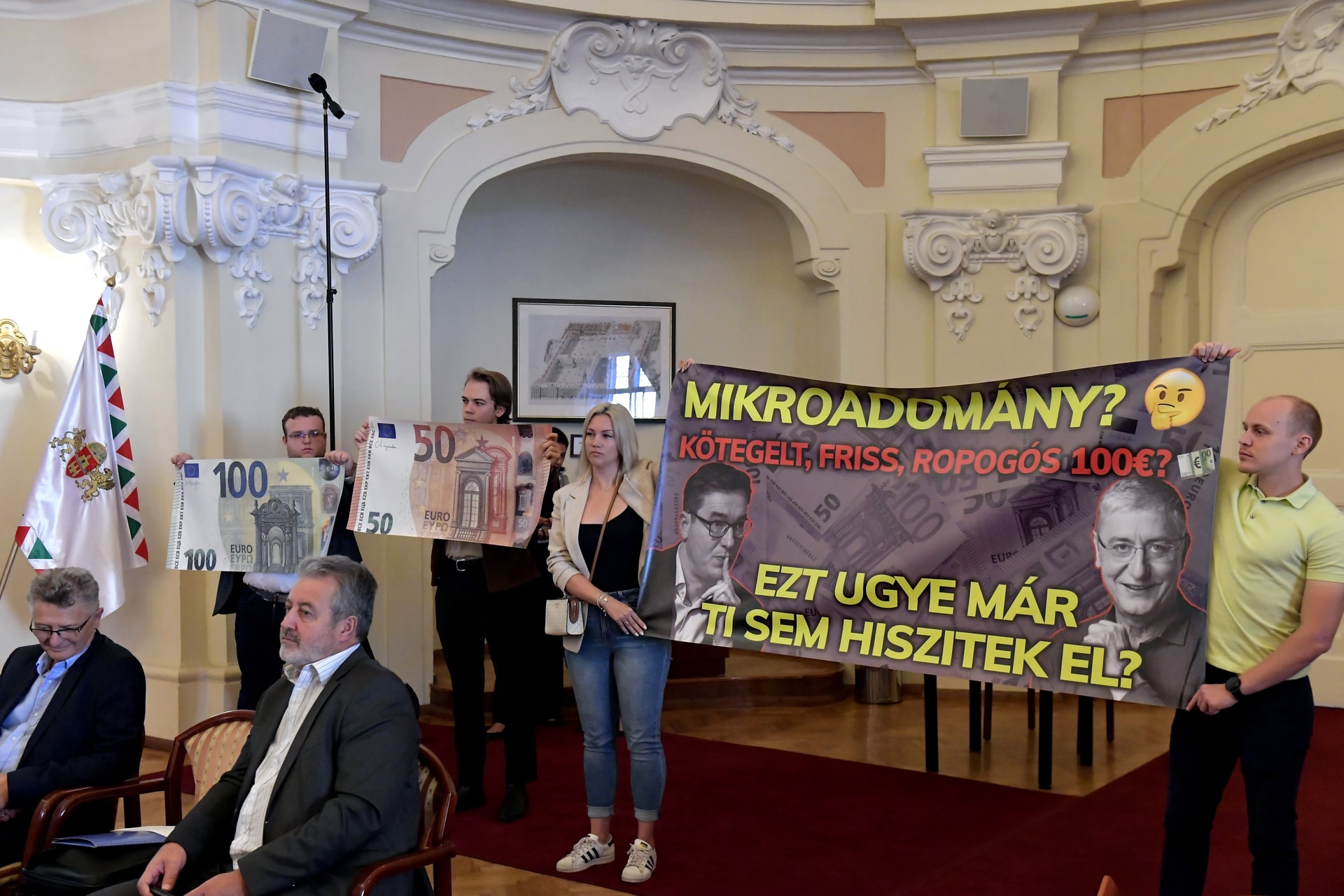 Wintermantel: A ropogós százeurósok fizikailag sem férnek bele a ládákba
