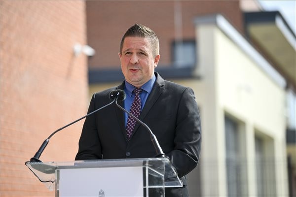 Elkészült a Püspökladány–Biharkeresztes vasútvonal villamosítása