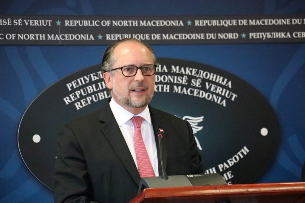 Az osztrák külügyminiszter nem ért egyet a magyar soros elnökség visszavonására irányuló felhívásokkal