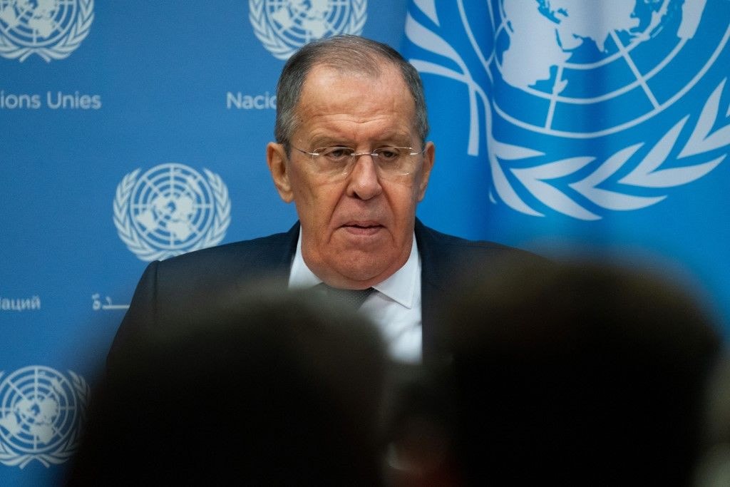 Lavrov: A Nyugat akadályozza az ukrajnai rendezést, miközben a kijevi vezetés haláltusáját vívja