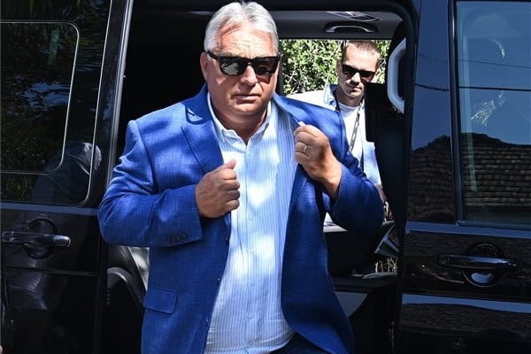 Orbán Viktor széttrollkodta az önmagától elkeseredő momentumos szavait
