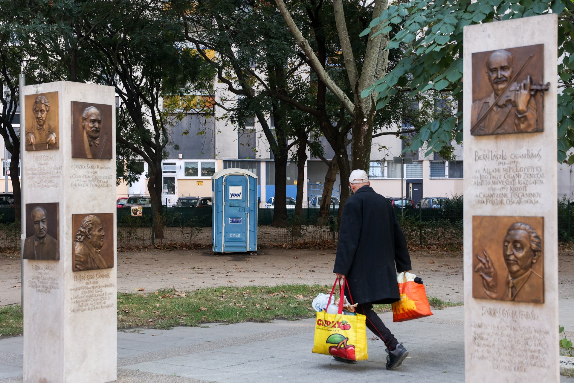 Pikóék csövestanyává züllesztették a Muzsikus cigányprímások emlékparkját Józsefvárosban