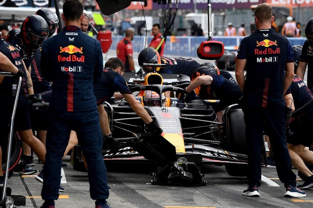 Verstappen volt a leggyorsabb a második szabadedzésen is