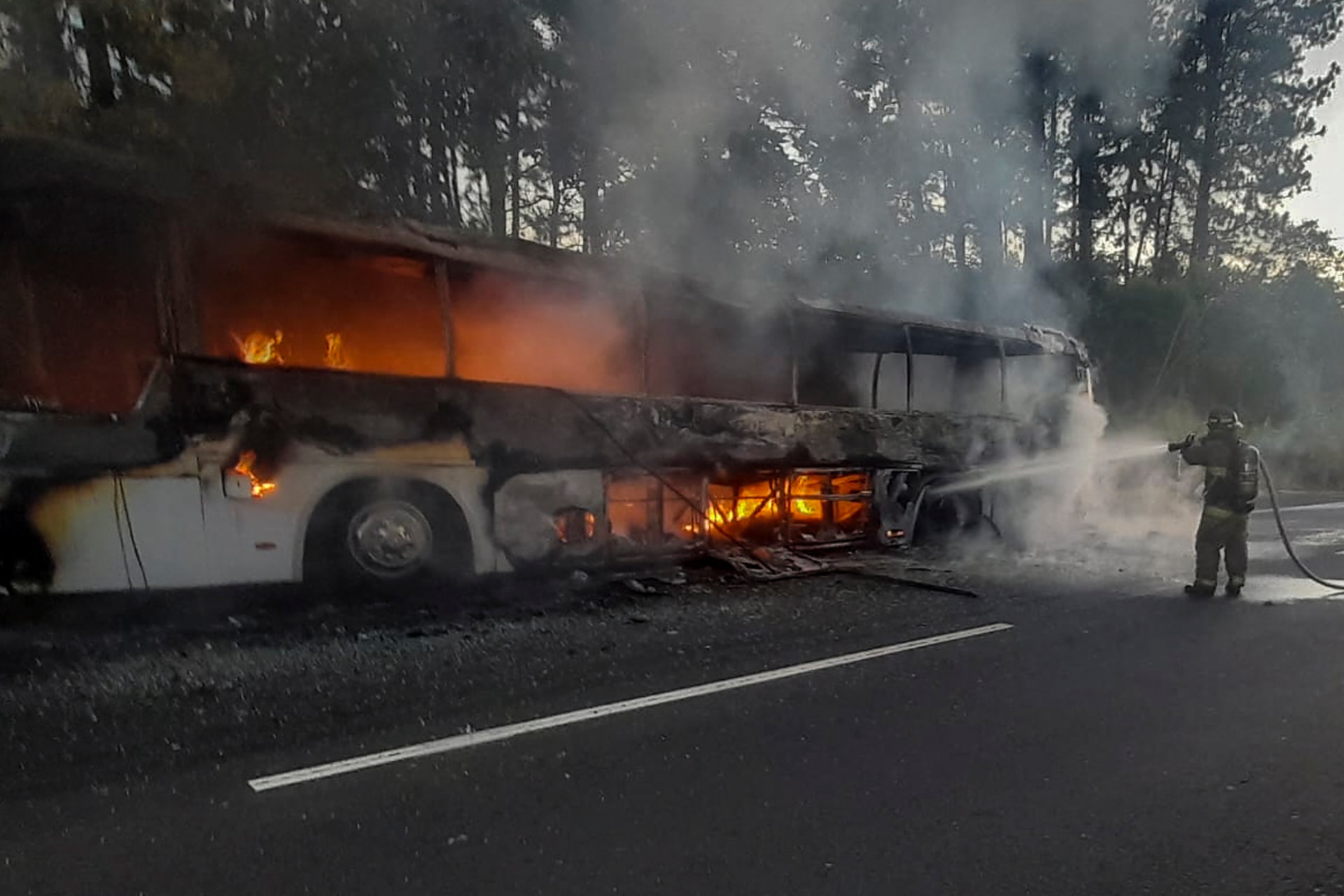 Mindenki menekült az utasokkal teli buszról: szörnyű, ami történt