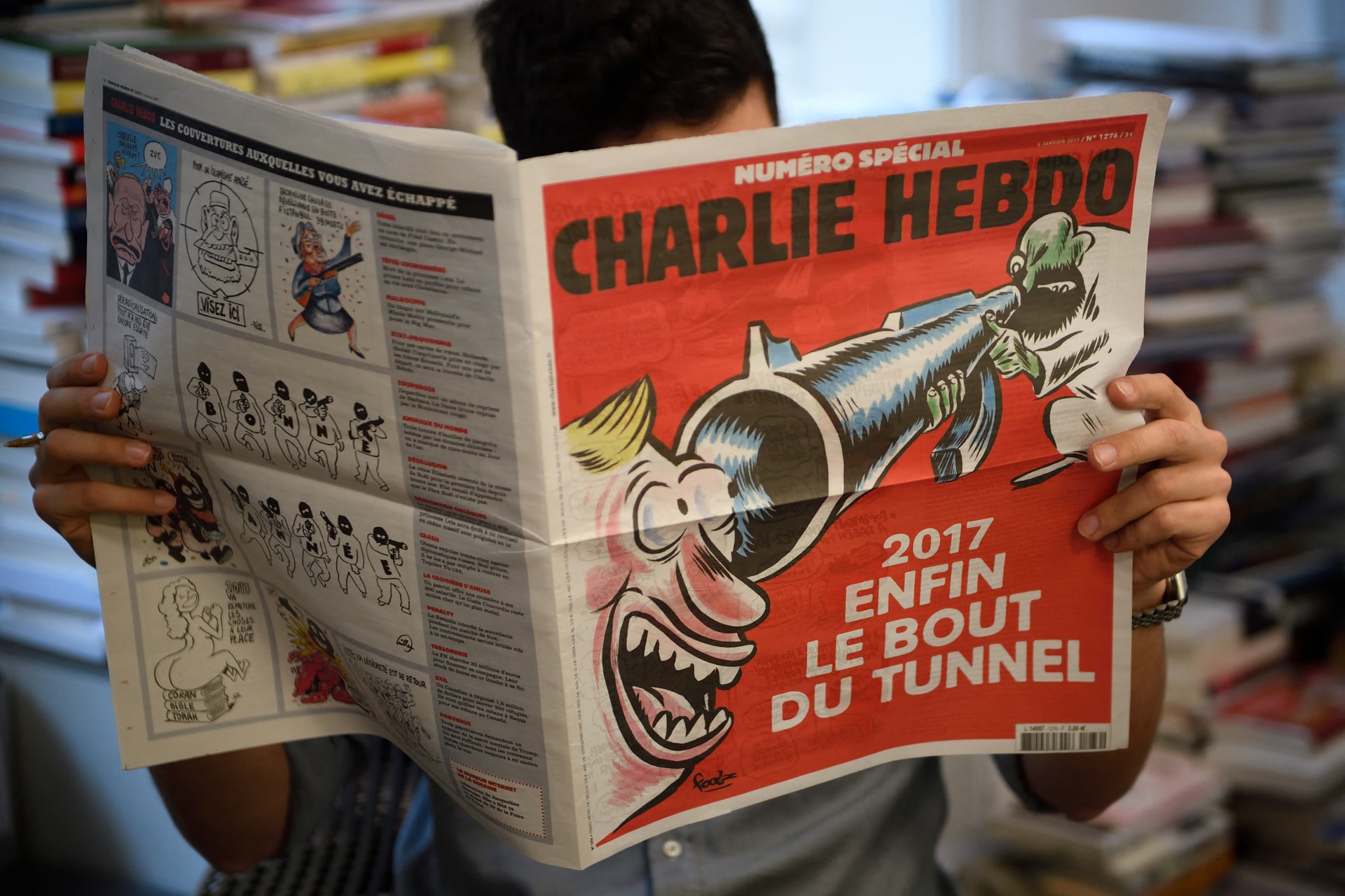 Vér a pucában: a Charlie Hebdo újra a (sor)tűzzel játszik
