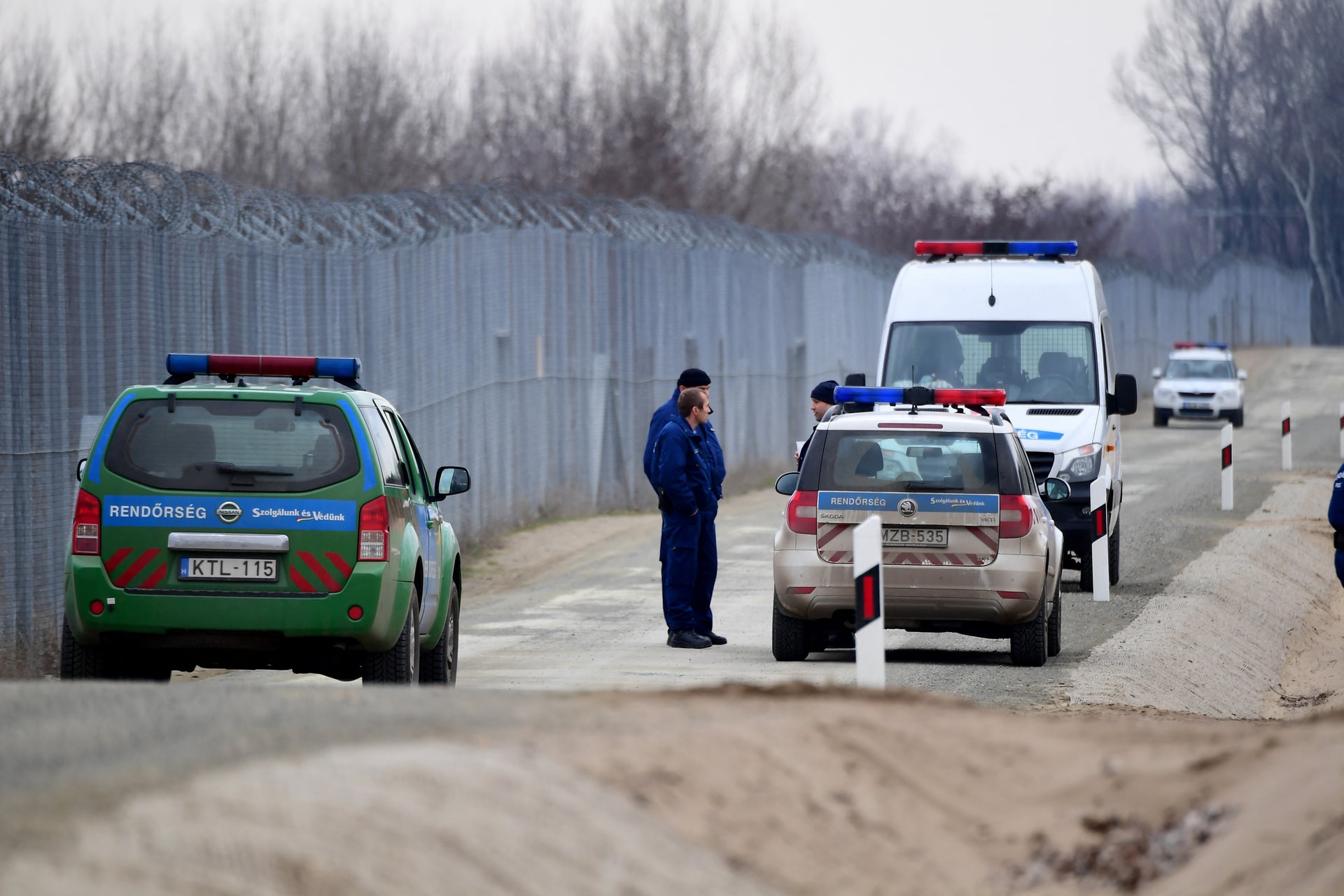 Nyilatkozatot nyújt be a terrorizmus és az illegális migráció ellen a Fidesz