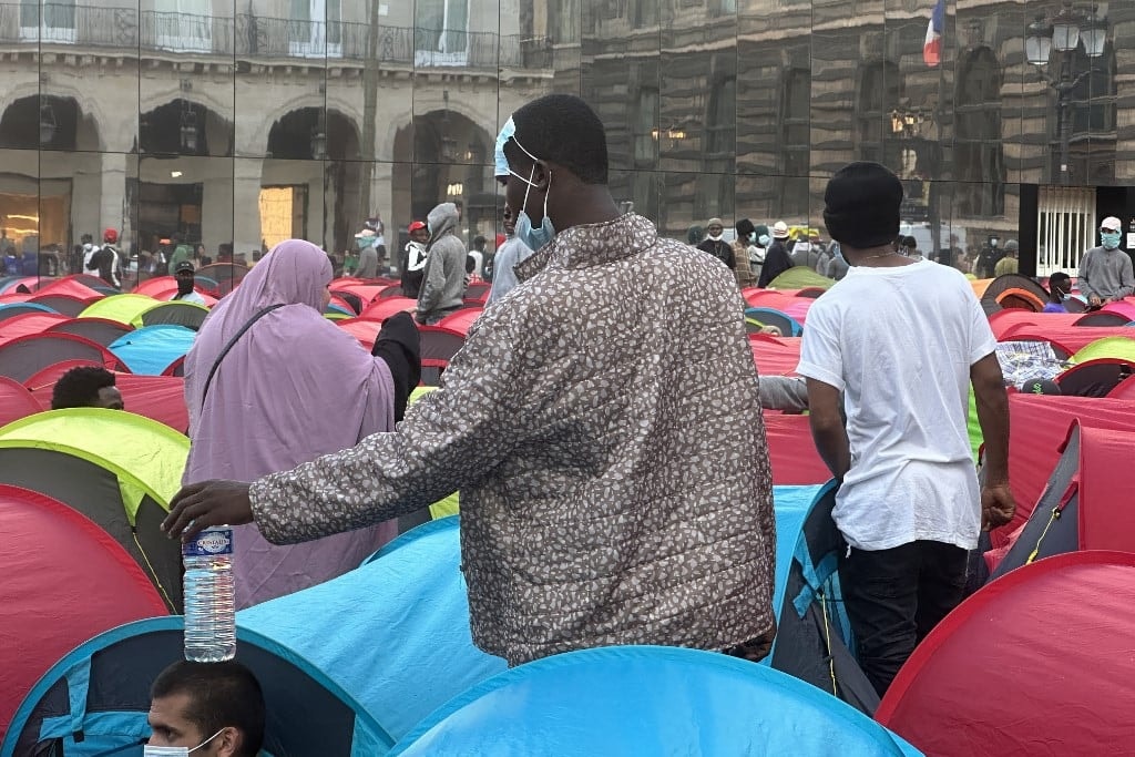 Halálra rémült a német anyuka, akinek 13 migráns kopogtatott az ajtaján vasárnap este