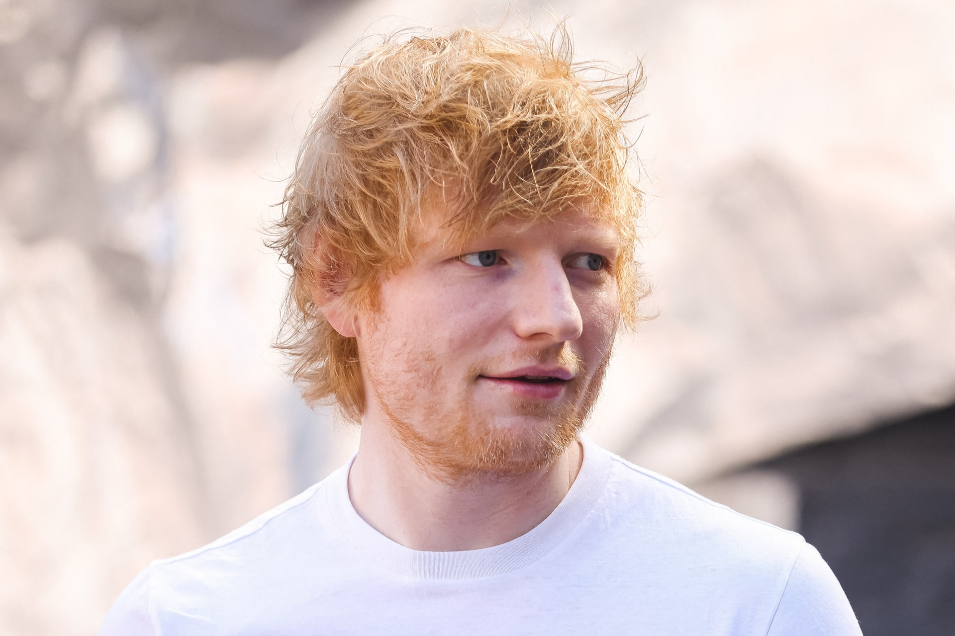 Ed Sheeran meglepte a dalát éneklő utcazenészt a New York-i metróban
