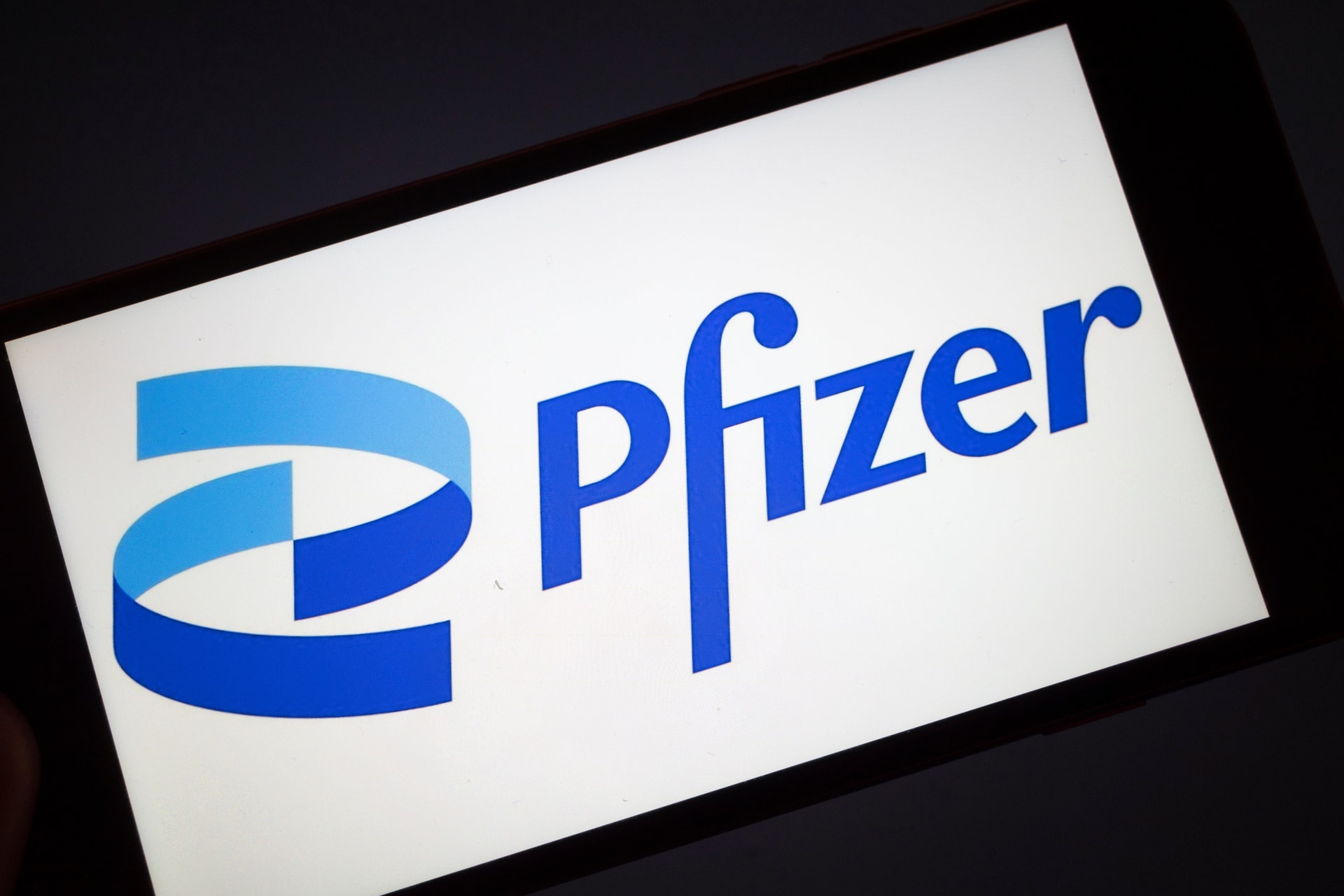 Jóváhagyták a Pfizer új vakcináját, amely véd a halálos baktériumoktól