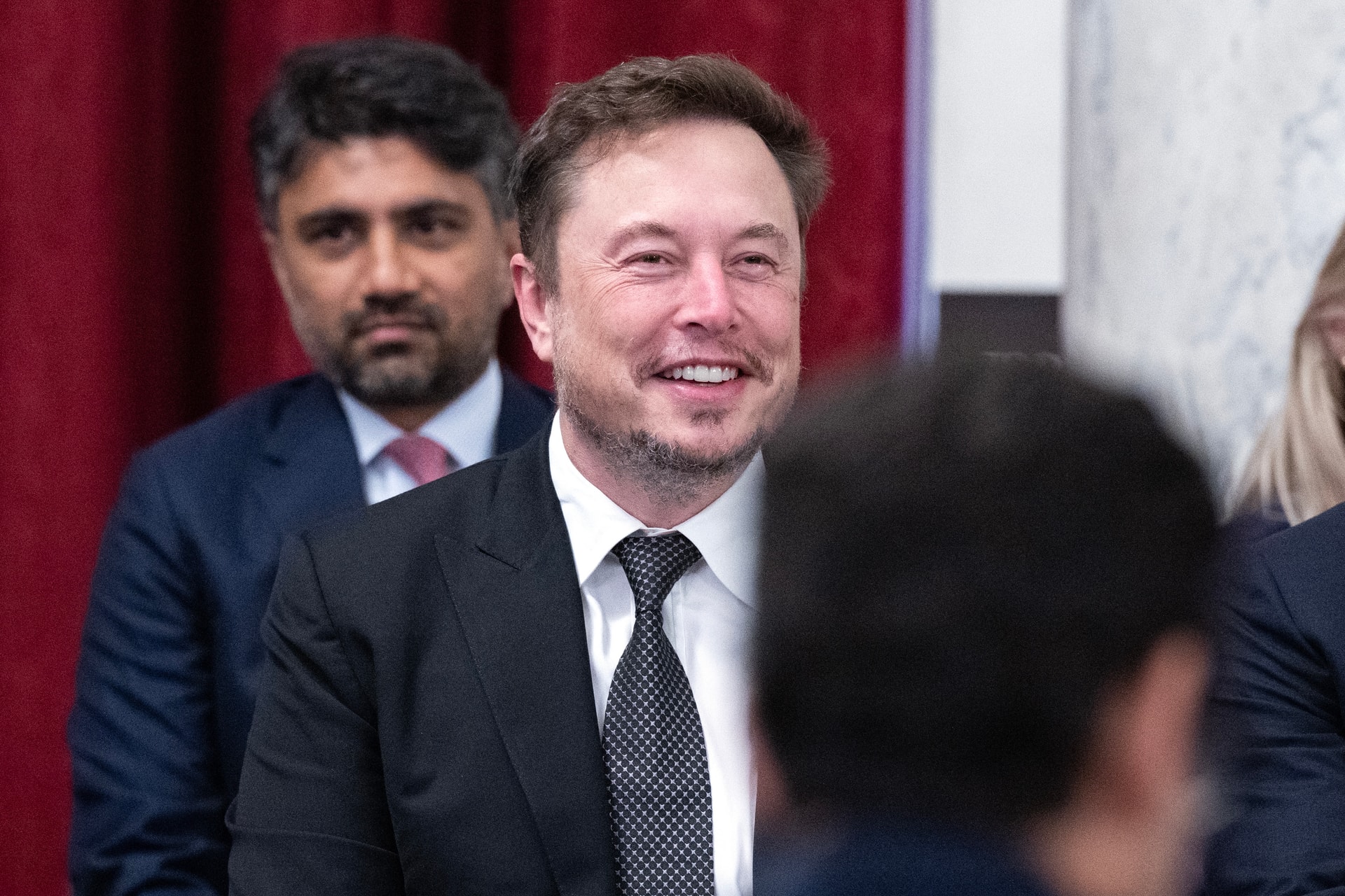 Elon Musk nyakig benne van a titkos háborúban
