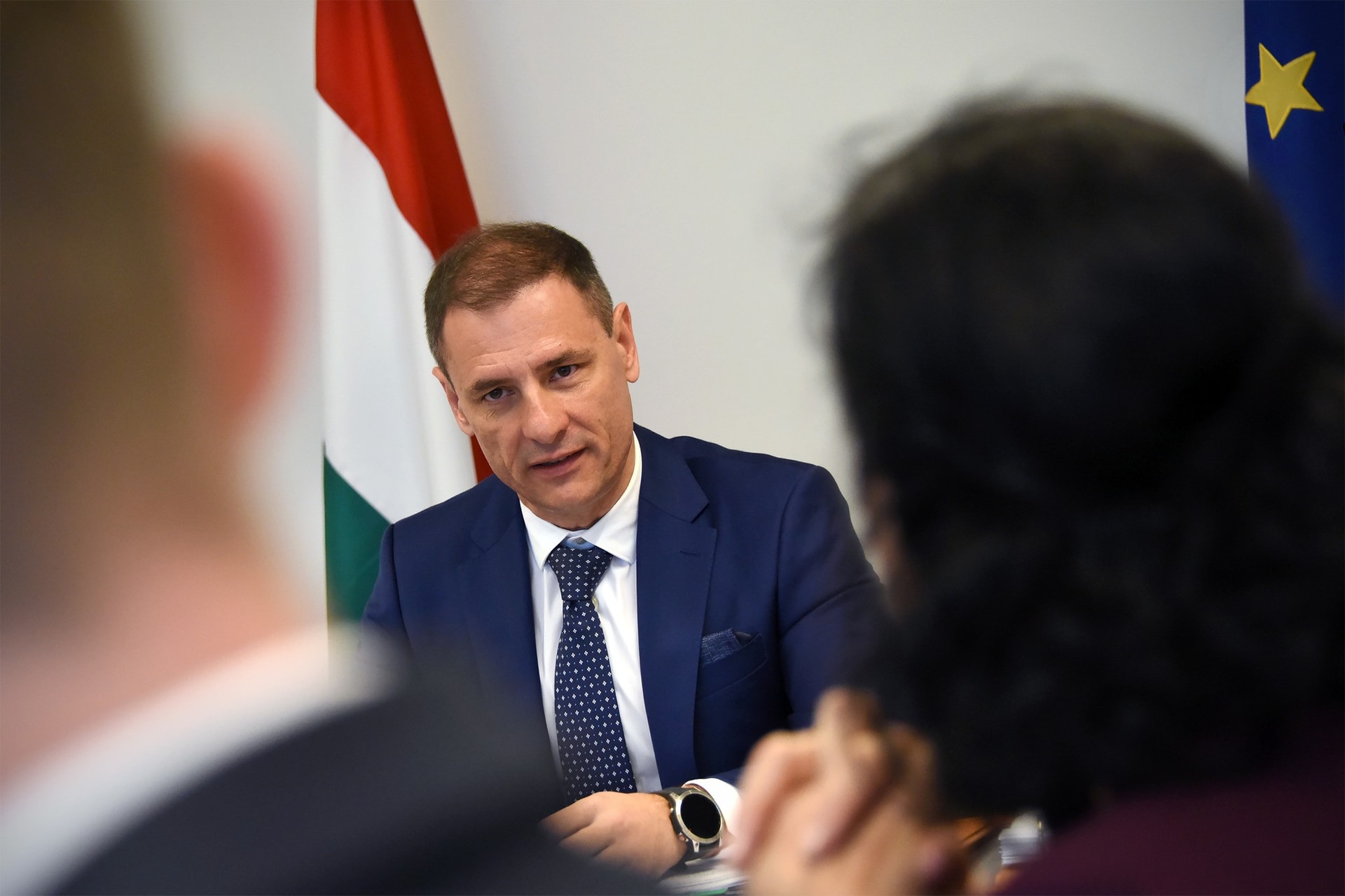 Tuzson Bence: Magyarország nem fogadja el, hogy ne lehessen büntetni a migránssegítő szervezeteket