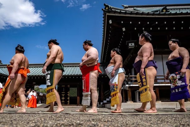 Nem tudott felszállni egy repülőgép Japánban, mert túl sok szumós volt a fedélzeten