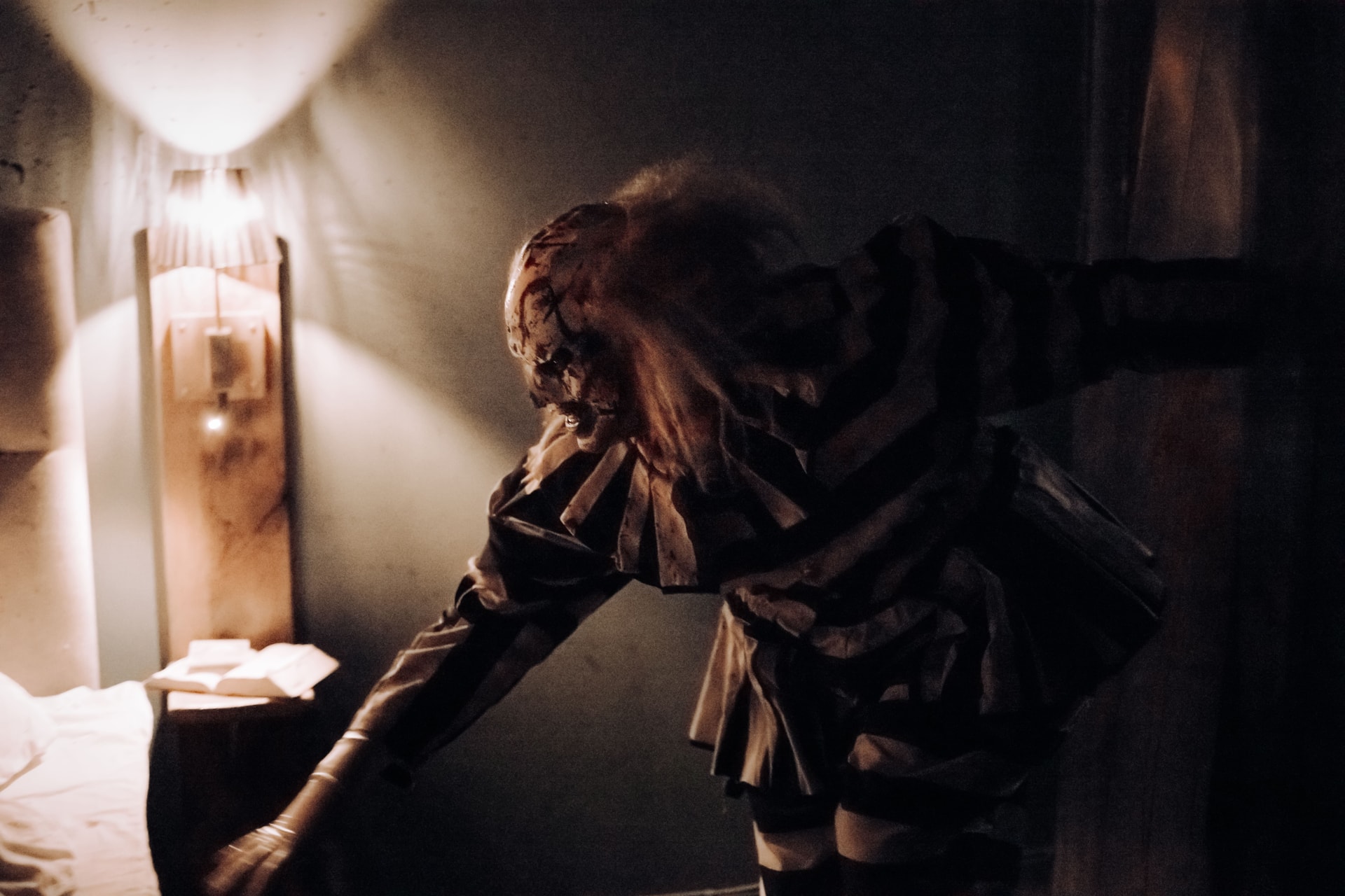 Egy halloweeni dísz miatt bírságoltak meg egy autóst