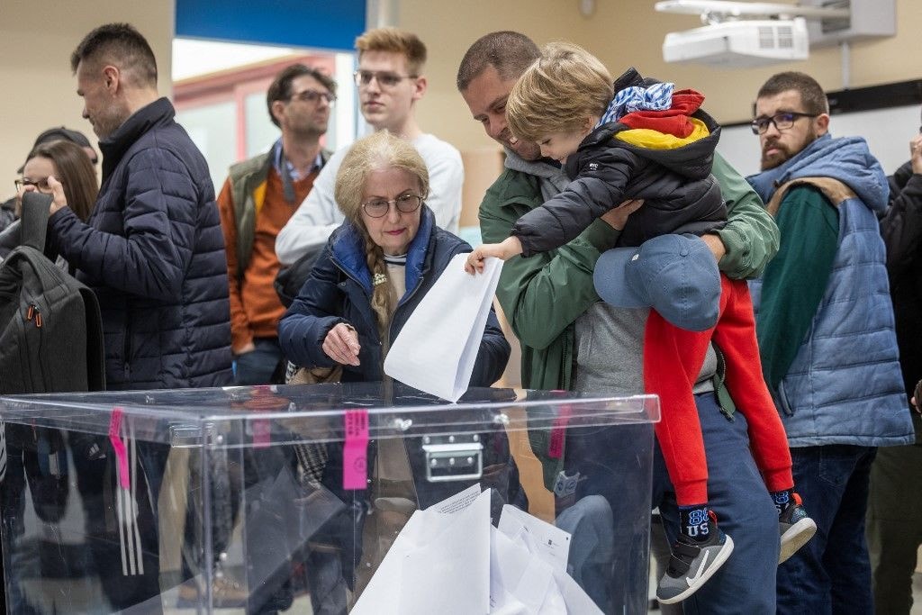 Délig nagyobb volt a részvétel a lengyel voksoláson, mint az előző parlamenti választás idején