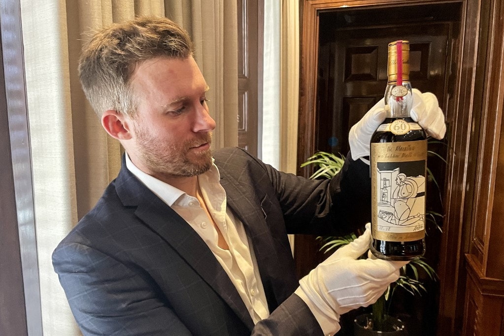 A világ legdrágább whiskyje kerül kalapács alá