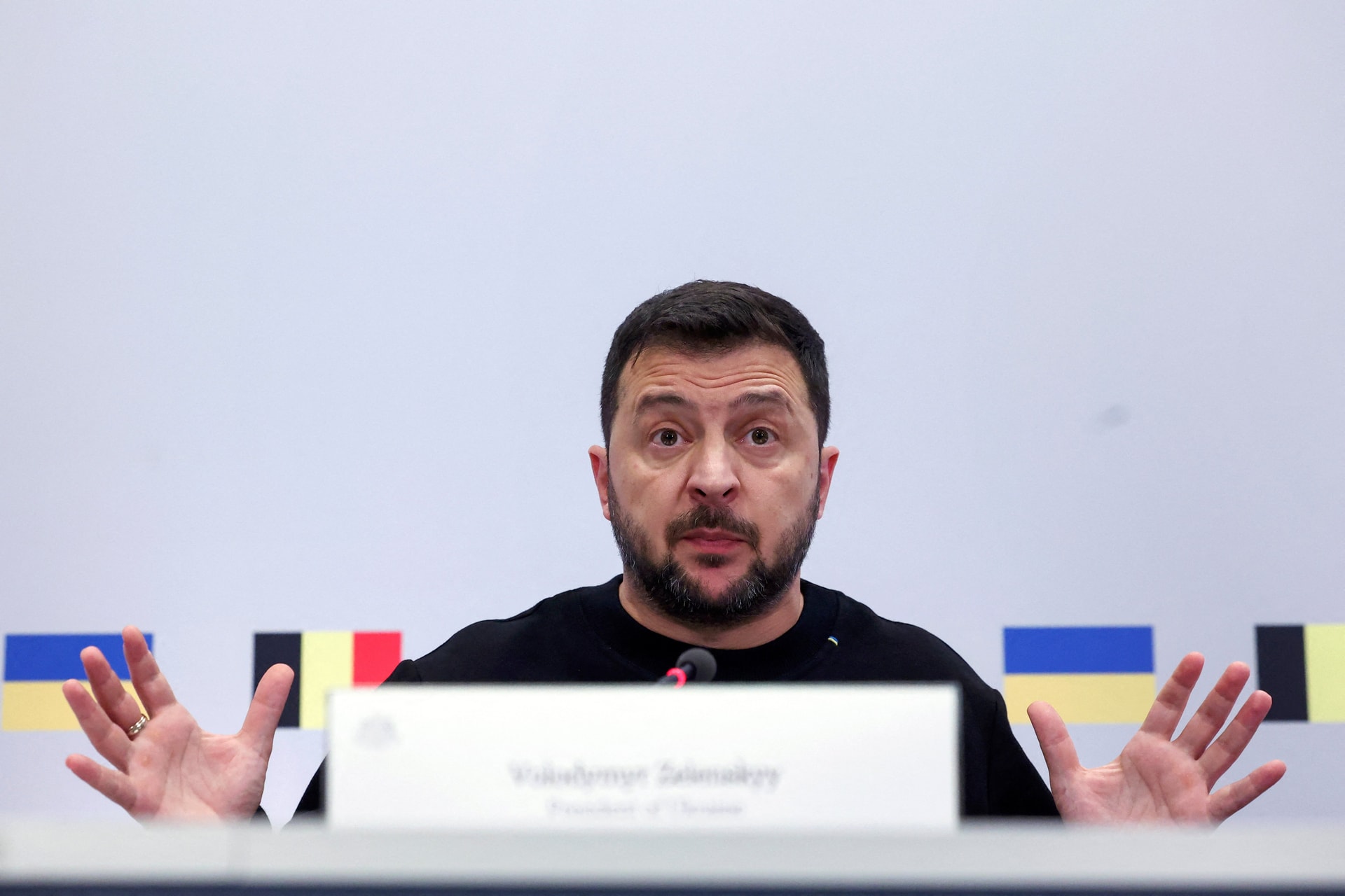 Fejek hullanak Zelenszkij alatt