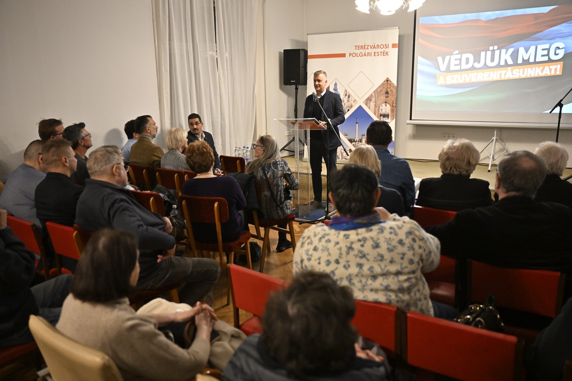 Kubatov Gábor: Védjük meg szuverenitásunkat!