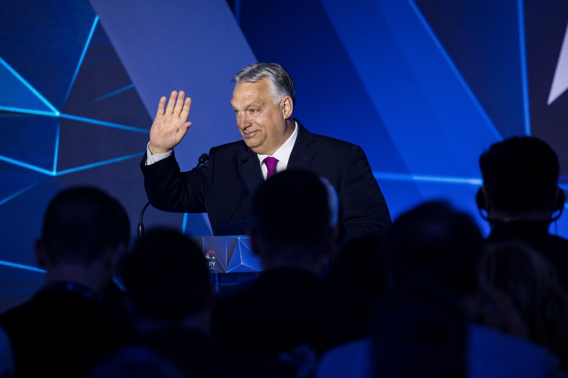 Svájcba utazott Orbán Viktor