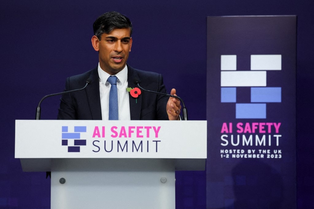 Rishi Sunak: Nem hagyható a technológiai vállalatok hatáskörében a mesterséges intelligencia biztonságosságának tesztelése