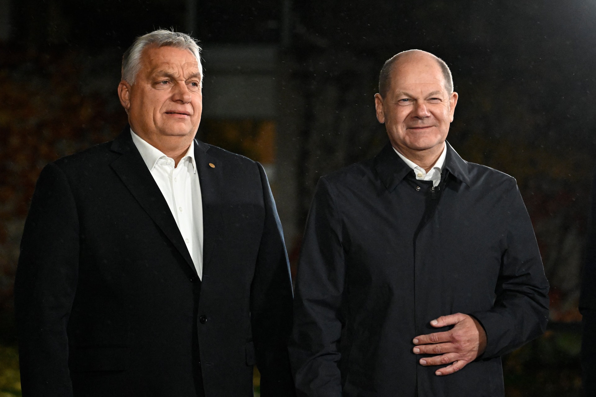 Scholz kávézni hívta Orbánt