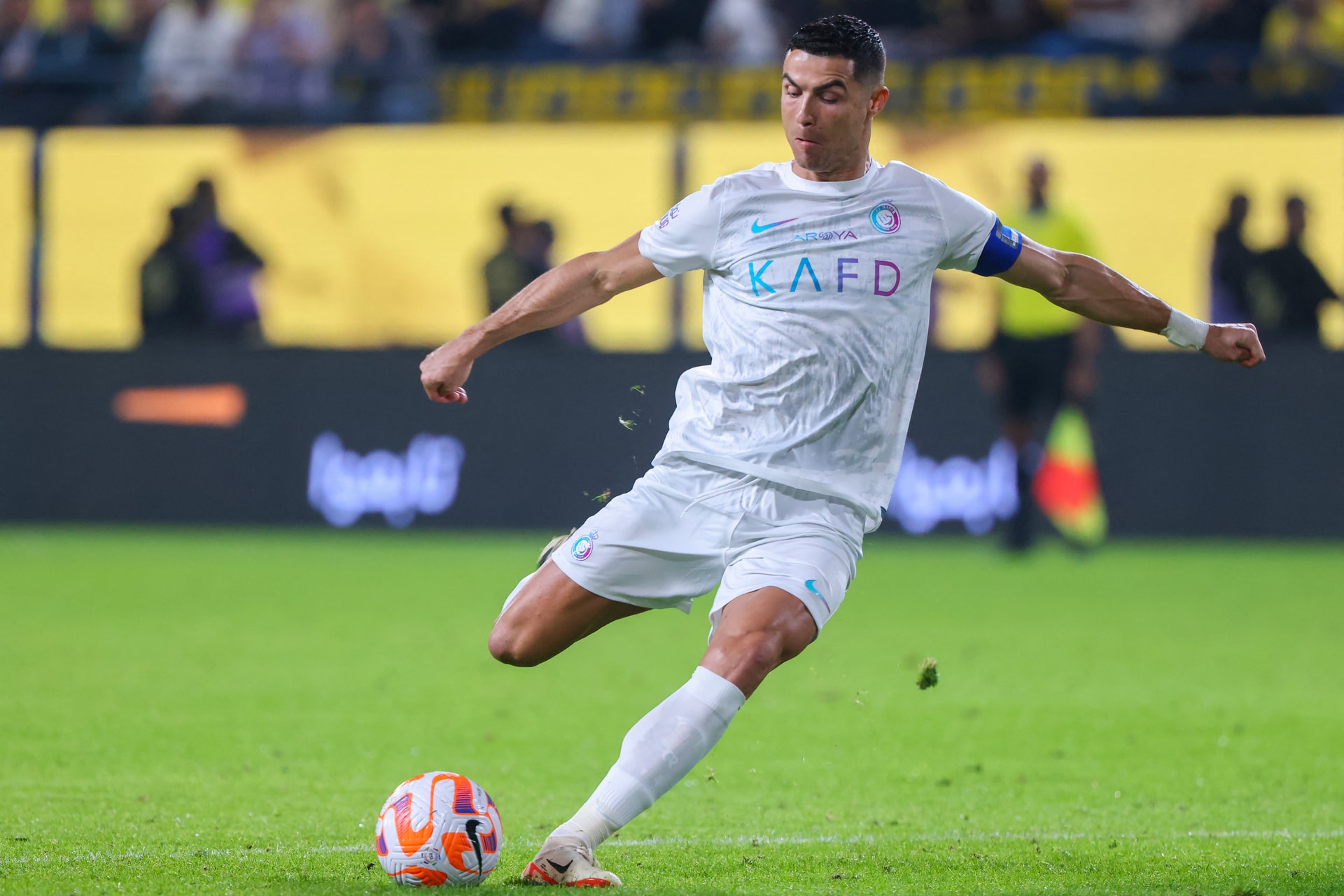 Ronaldo nem játszik Messiék ellen