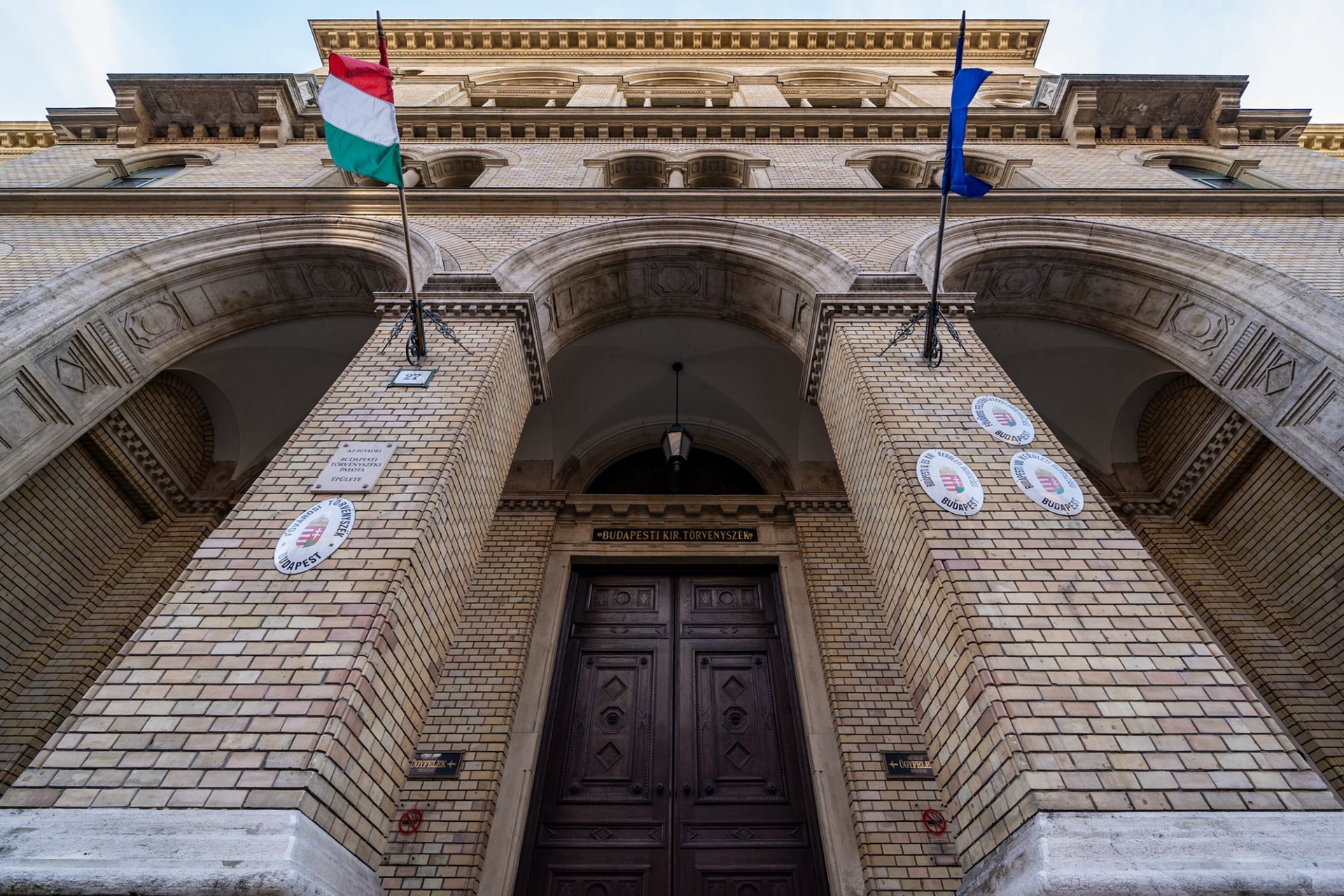 Januártól nem lehet illetékbélyeggel fizetni a bíróságokon