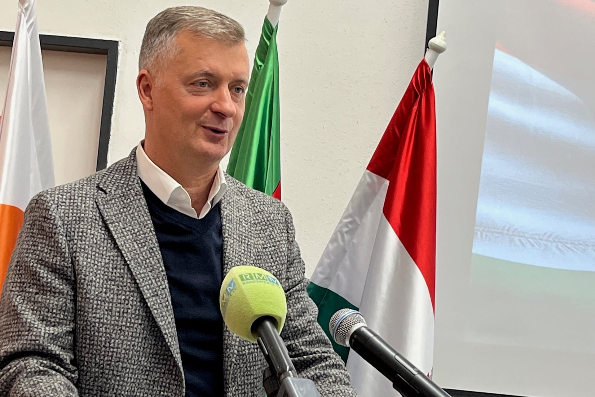 „A kormány segítsen azoknak, akik nem kaptak szavazólapot!”