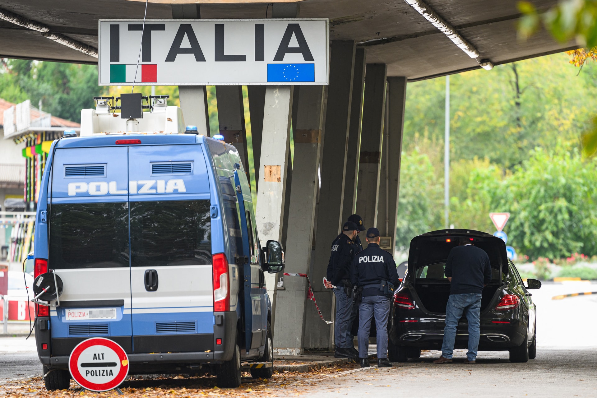 Olaszország is meghosszabbította a határellenőrzést június 18-ig