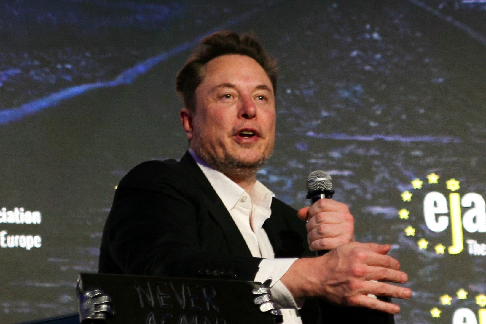 Elon Musk leleplezte Von der Leyenék álnok tervét