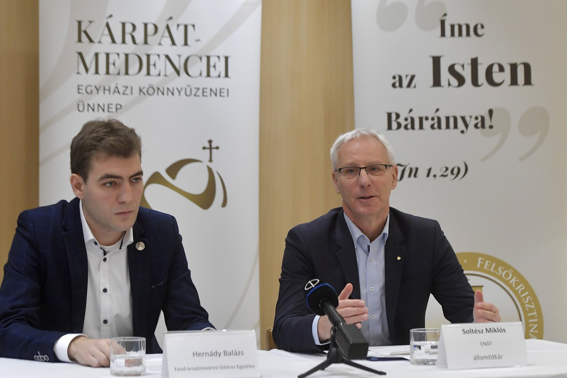 Jótékonysági koncerten gyűjtenek a Tamási Áron Gimnázium közösségének budapesti gitáros kórusok