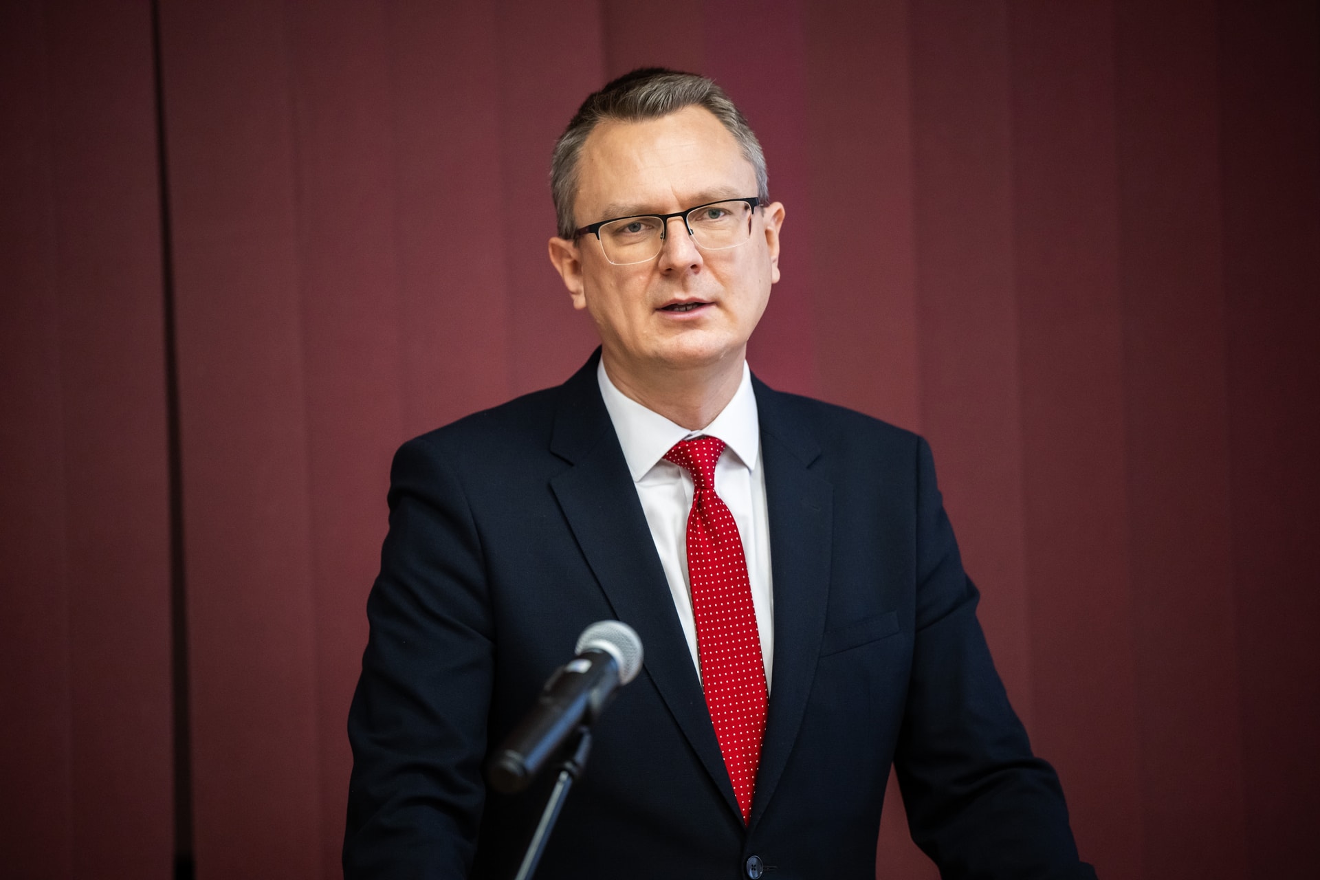 Rétvári: Az a cél, hogy a betegeknek minél kevesebbet kelljen várniuk az orvosnál
