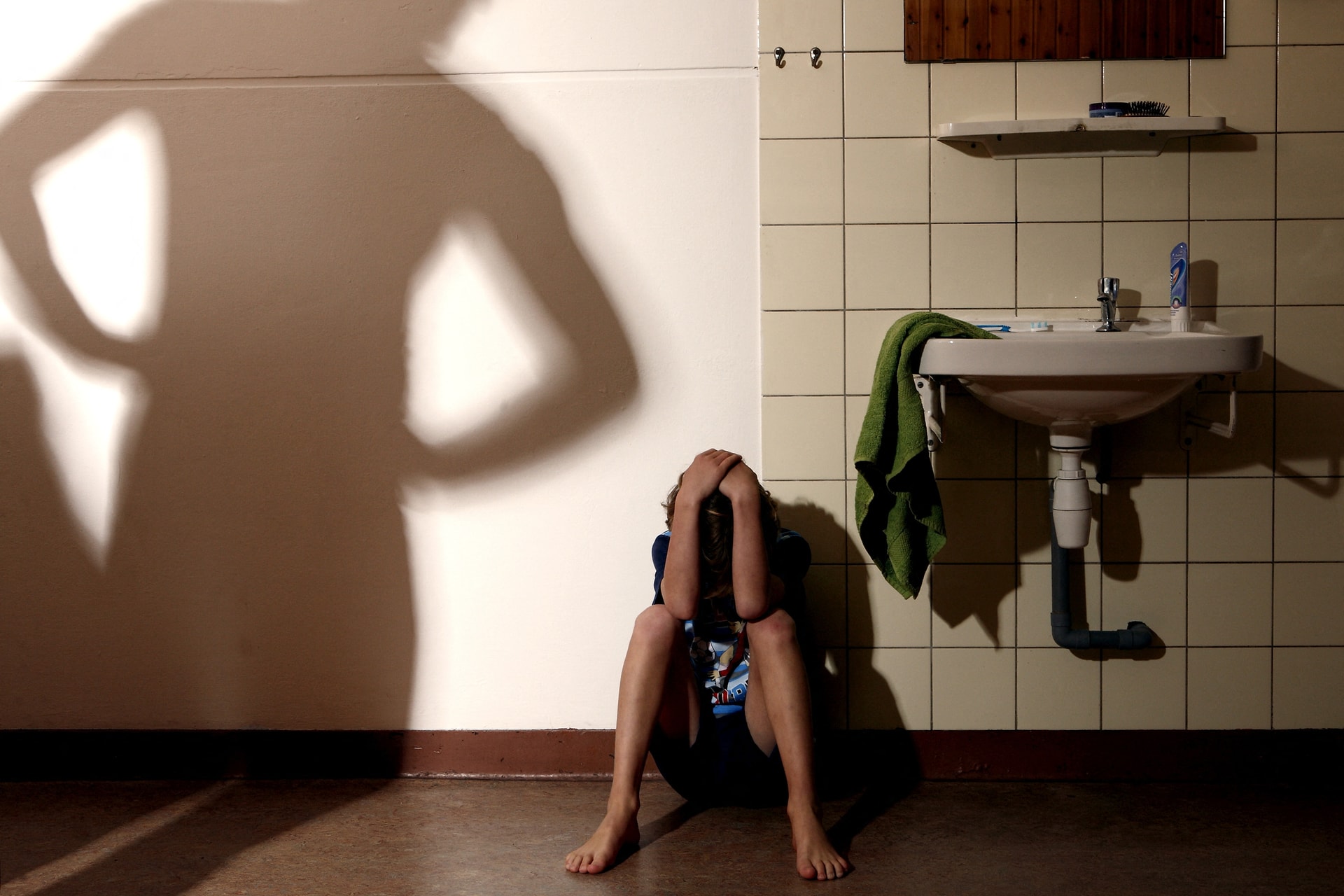 A gyermekkori trauma megváltoztatja az agyat