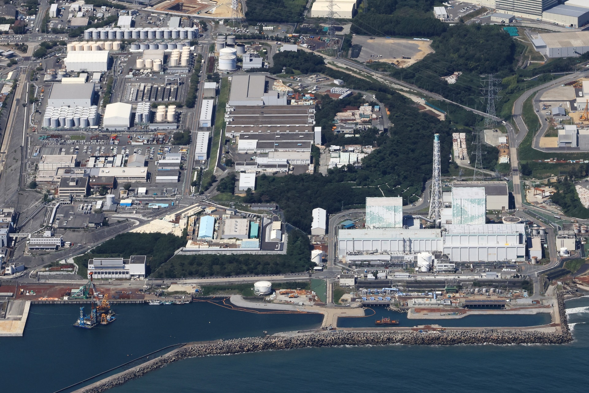 Lyukat találtak a sérült Fukushima-1 reaktor belsejében