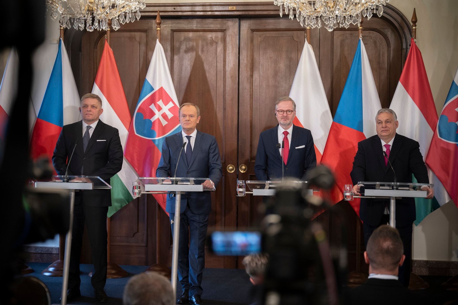 Temetni mentek Prágába, de végül mégis csak feltámadt a V4