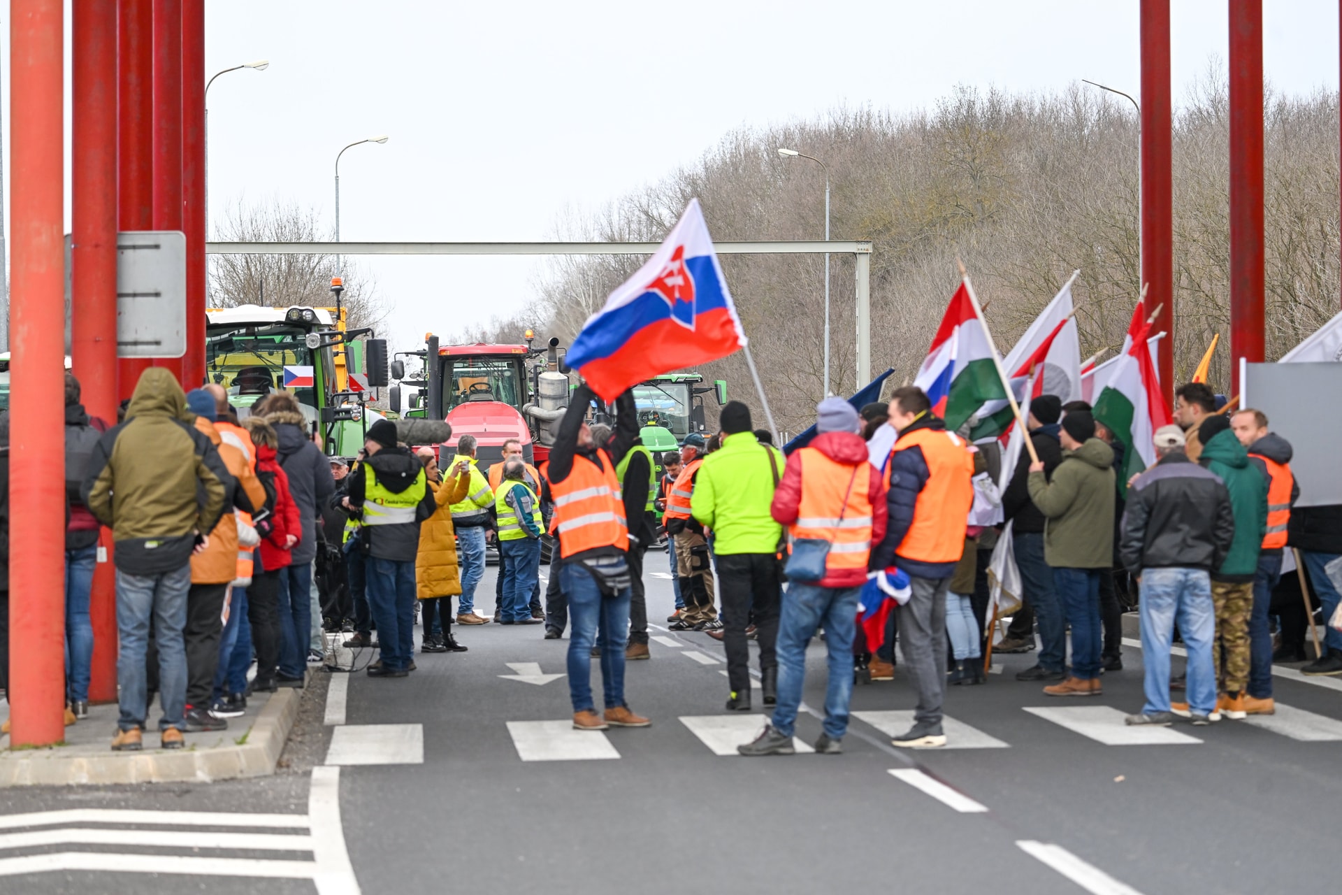 Közösen tüntettek a közép- és kelet-európai gazdaszervezetek
