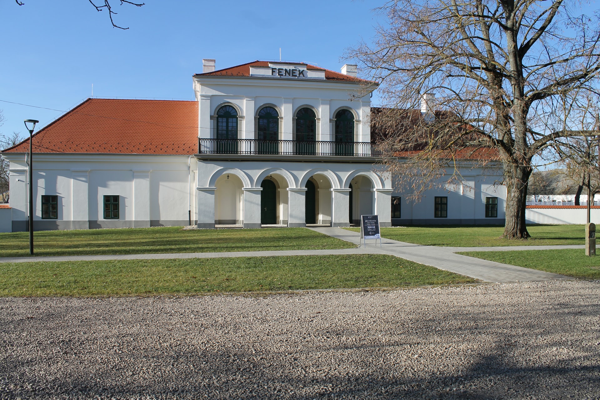 Fenékpuszta ismét ragyog