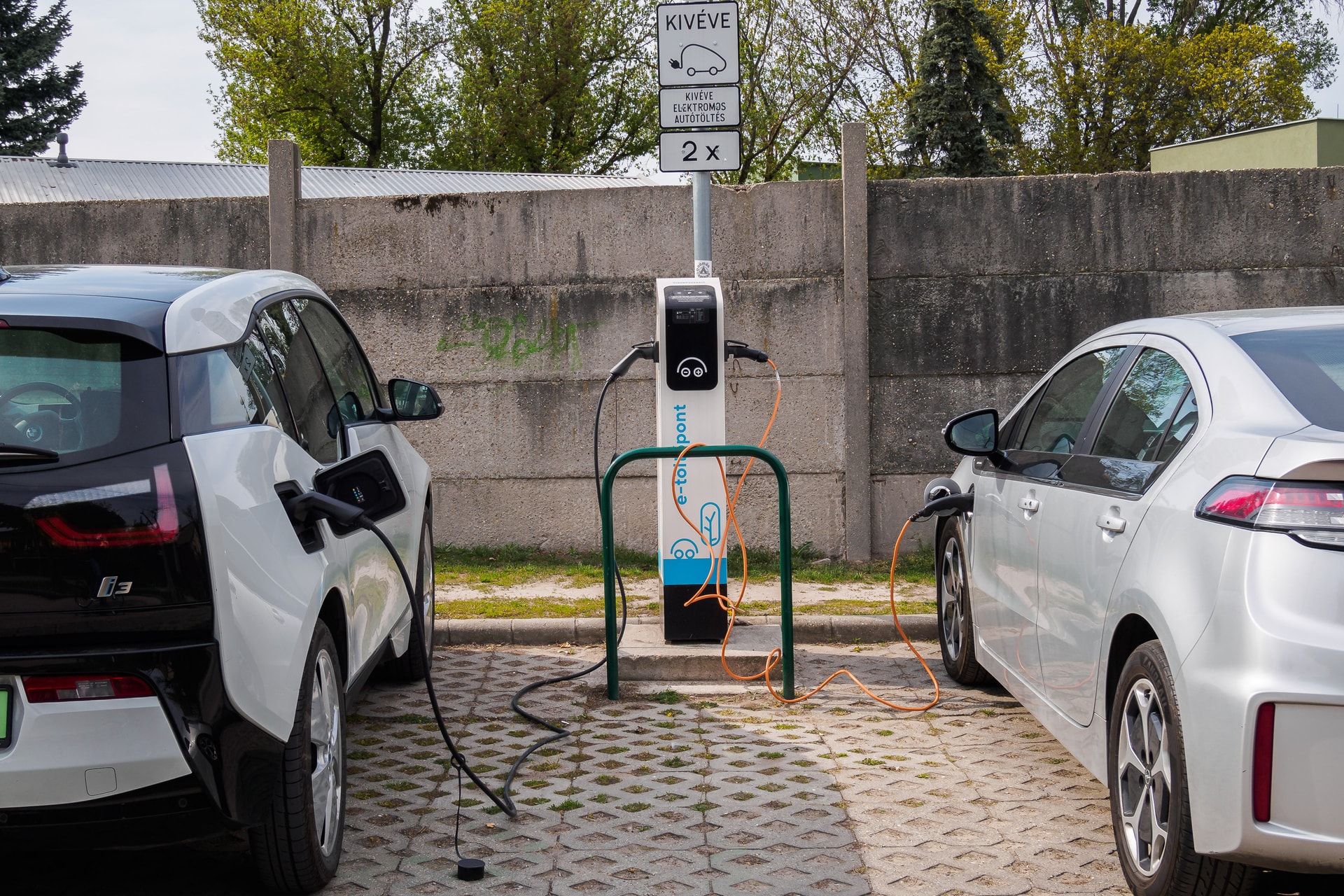 Jövő Mobilitása Szövetség: Több mint 18 ezerrel nőtt egy év alatt az elektromos autók száma