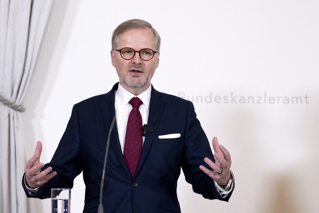 Petr Fiala: Csehország átáll a nyugati irányból érkező kőolajra
