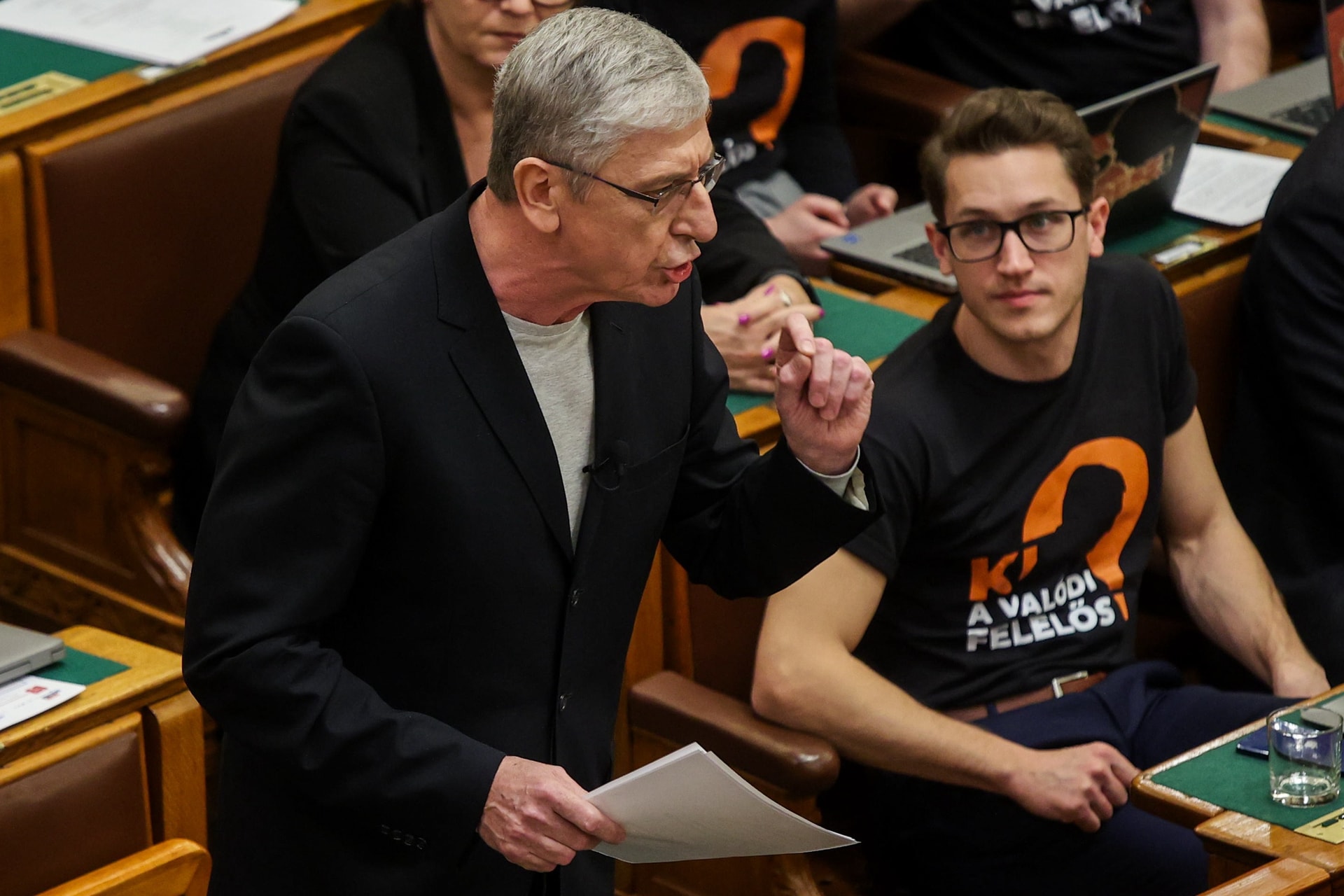 Alapjogokért Központ: Gyurcsány mellett kötöttek ki a politikai halál elől menekülő kispártok
