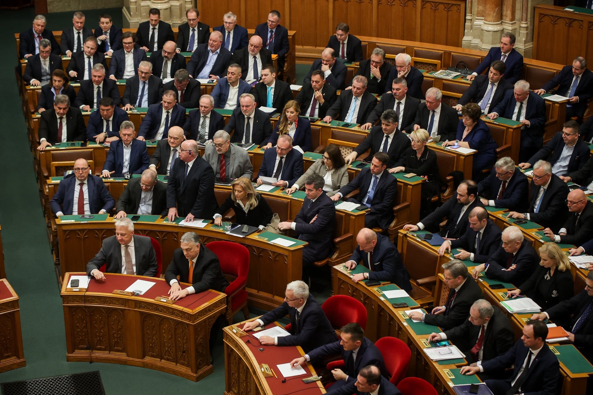 A veszélyhelyzet meghosszabbításáról tárgyal az Országgyűlés