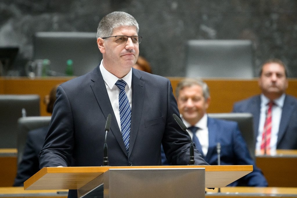 A szlovén belügyminiszter az embercsempészet elleni közös fellépést sürgeti