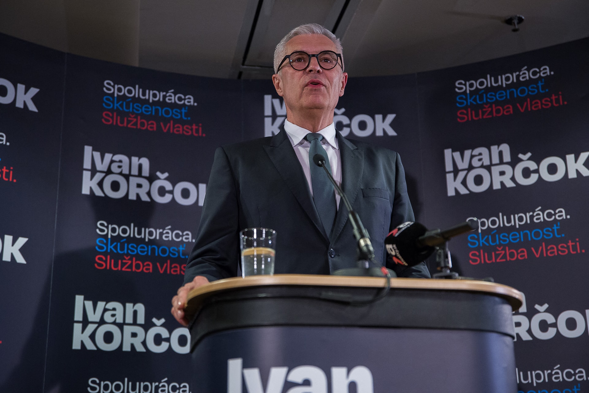 Hivatalos: Ivan Korcok nyert, és Peter Pellegrinivel került a második fordulóba