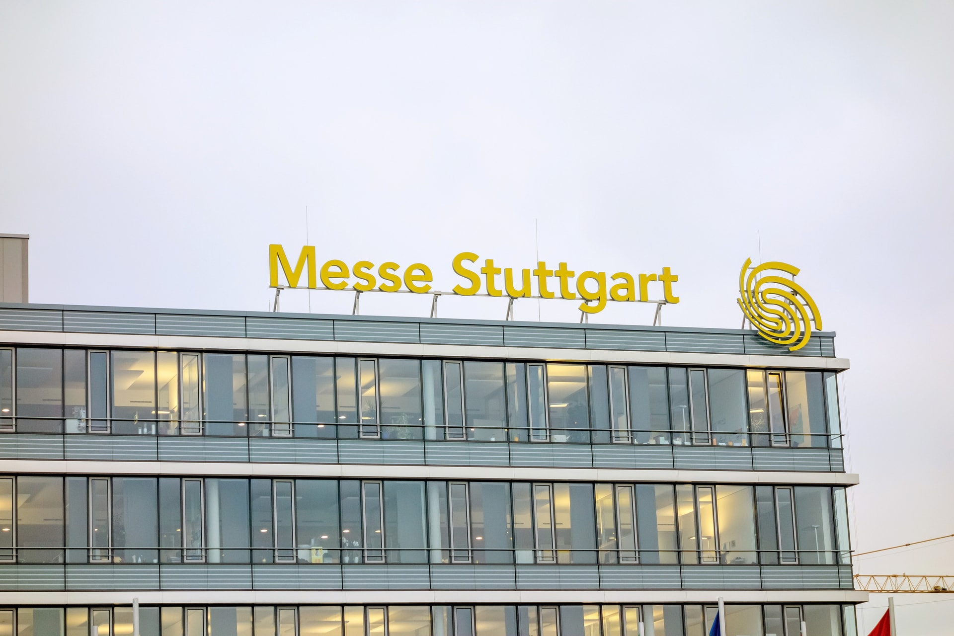 Vadászgép okozott zavart a stuttgarti repülőtéren